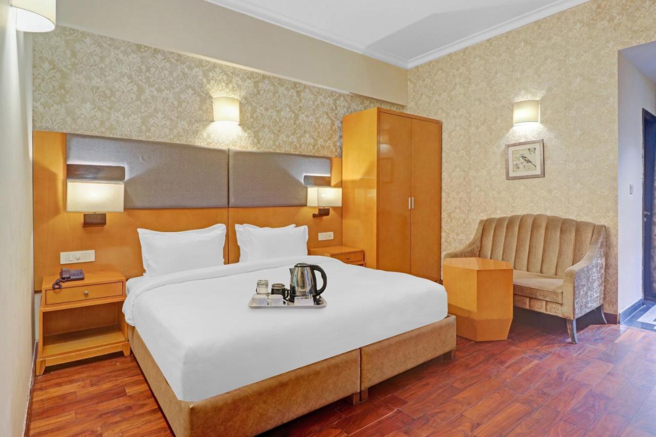 Oyo Townhouse 934 L'Elegant Hotel & Banquetby Ace Manor Ghaziabad Esterno foto
