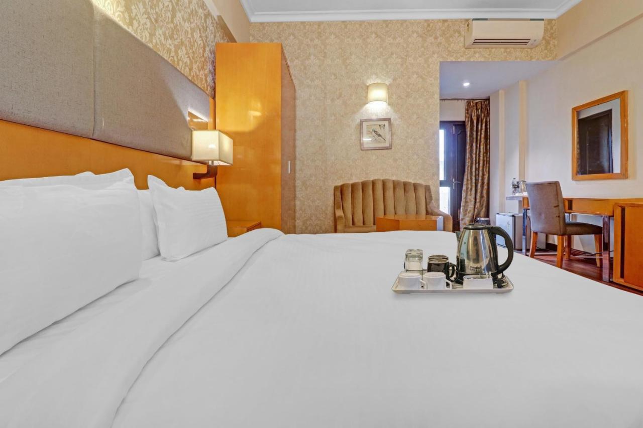 Oyo Townhouse 934 L'Elegant Hotel & Banquetby Ace Manor Ghaziabad Esterno foto