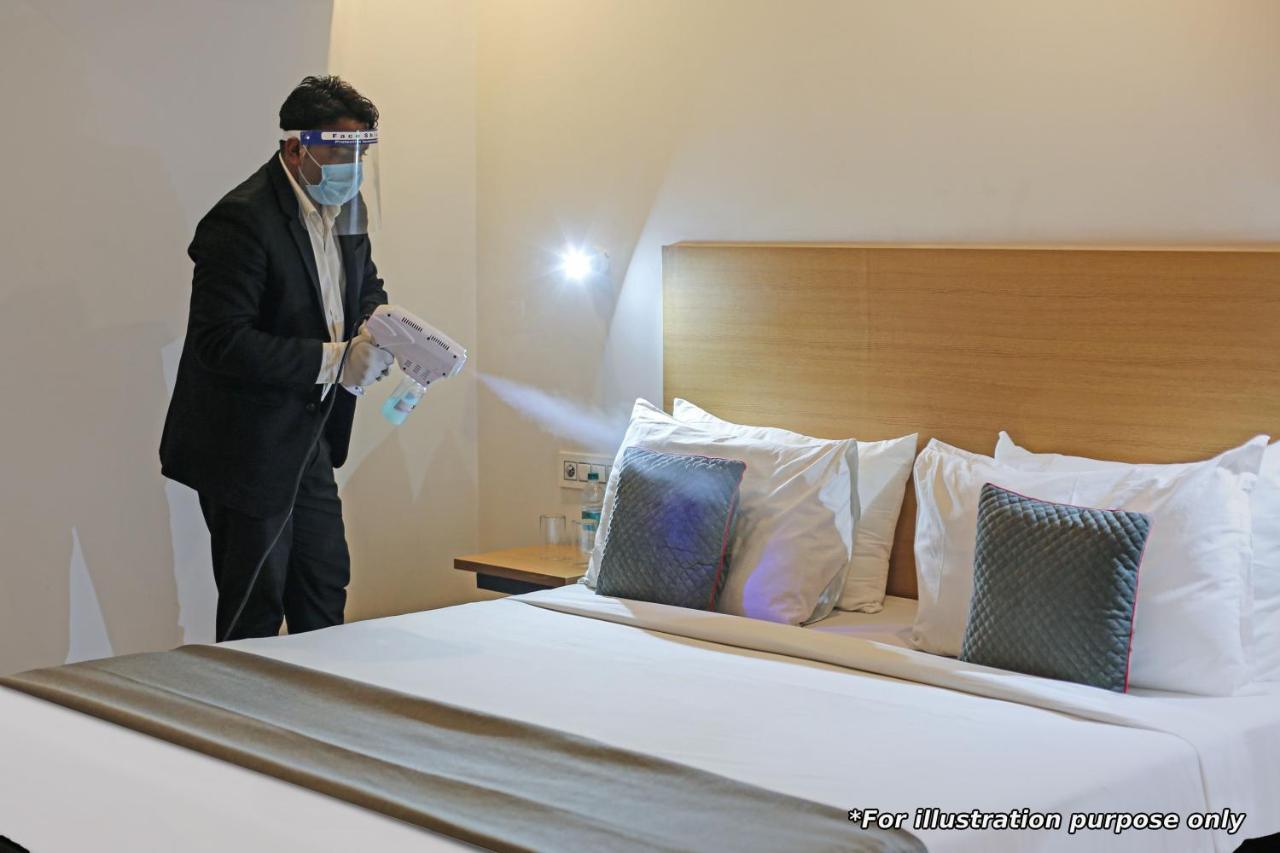 Oyo Townhouse 934 L'Elegant Hotel & Banquetby Ace Manor Ghaziabad Esterno foto