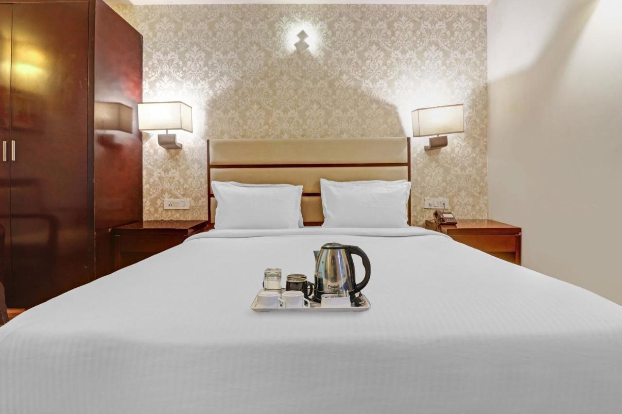 Oyo Townhouse 934 L'Elegant Hotel & Banquetby Ace Manor Ghaziabad Esterno foto